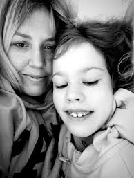 Uber and Lyft costs at peak vs non-peak hours