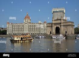 Taj Mahal Hotel and the Gateway of ...