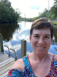 Libby Marsh's Instagram, Twitter & Facebook