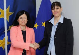 În accepția democratică a termenului este nevoie să chiar dacă nu putem, în niciun fel să anticipăm ce va spune comisia de la veneția în legătură cu legile justiției din românia, putem presupune că lista. Raportul Ce Privind Statul De Drept Romania Nu Mai Este Cap De Afis Alte Doua State Pun La Incercare Statul De Drept Aktual24