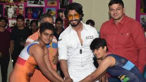 Given his elaborate expertise in the martial arts especially the ancient form called kalaripayattu (which he's trained in since he was all of 4 years old), vidyut has committed himself to creating a platform for action and stunts in world cinema. Commando 3 Star Vidyut Jammwal Wrestles With Pahalwans See Photos