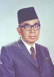 ... which appeared in the New Straits Times shortly after the passing of Malaysia&#39;s second Prime Minister, Tun Hj Abdul Razak Hussein, in January 1976: - Tun-Abdul-Razak