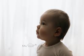 Atlas came to see me today and it's his birthday!! I love a simple 1yr  session to really focus