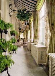 A Glamorous Glimpse Inside Dudley House London S Reported Most Expensive Private Residence Deco Campagne A La Francaise Maison Espagne Maison Verte