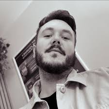 Can anyone recommend an Opticians! 👓 🤓