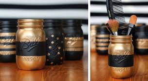 Ou soit des rangements fait maison avec du carton… 18 Idees Pour Ranger Ses Produits De Beaute