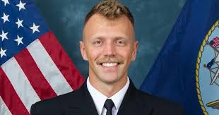 Active Navy engineer takes in vets program with FaceTime