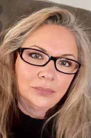 Dora Hailey's Instagram, Twitter & Facebook