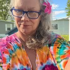 Jennifer Phares's Instagram, Twitter & Facebook