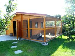 Gartenhaus Holz In 2020 Hinterhofhuhner Gartenhaus Selber Bauen Huhnerhaus Bauen