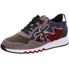 Er versucht mit einzigartige und komische werbesprüche die aufmerksamkeit des publikums zu bekommen. 16194 01 Sale Sneaker Low Fur Herren Von Floris Van Bommel