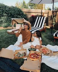 Shannon Itsybitsyindulgences Instagram Photos And Videos In 2020 Picnic Family Picnic Cute Family Photos