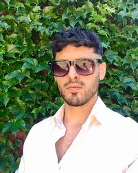 Amigos estoy muy muy muy contento de dejarles mi nuevo material, mi nuevo  single "VEN" Ojala les guste! ⚫ Producción musical: @Pablorecordingstudio ⚫  Fotografìa: @Agustinfediw ⚫ Edición de video: @_Valengallo Aportes  musicales: