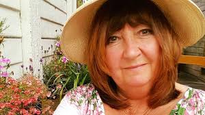 Bell End: Thousands back petition to keep street name