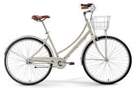 Merida City 3 0 Urban Lifestyle Bike The Chain Guard And Basket Are Nice Finishing Touches They Re Extras On A Lot Of M Retro Bicycle Merida Bikes City Bike