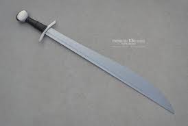 The sharp blade is effective at causing bleeding, but is soon dulled. Maciej Kopciuch Cluny Inspired Falchion Swords