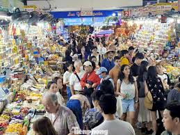 Chợ Đà Nẵng có gì mà du khách kéo tới nườm nượp?
