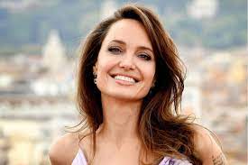 Maybe you would like to learn more about one of these? Hollywood News Angelina Jolie Zeigt Sich Erstmals Nach Dem Lockdown Gala De