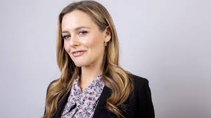Alicia silverstone (born october 4, 1976) is an american actress, author, and former fashion model. Why Alicia Silverstone Said Hell No To Hollywood Before American Woman Brought Her Back Vanity Fair