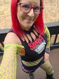 Hey everyone..just curious if anyone will be going to Kim's show March 15th  at toads place in New Haven CT as I may go and have no friends and would  love to