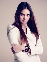 How can i contact viola arrivabene's management team or agent details, and how do i get in touch directly? Styling Work 42579 By Viola Arrivabene Modelisto