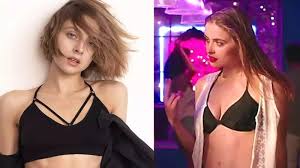 She was living with her boyfriend in the house. Uee9tbjo2pklom