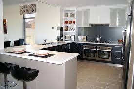Ergebnisse können in hochauflösendem 2d&3d oder in interaktivem live 3d generiert werden. Interior Design Modern Kitchen Design House Design Kitchen Free Kitchen Design