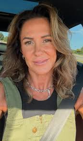 Good morning ☕️ ✨️ 🙏 Hair looks amazing 👏 Have a wonderful day.