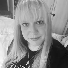 Everyone in My Family Has Killed Someone : Stevenson, Benjamin, Welch,  Barton: Amazon.de: Books