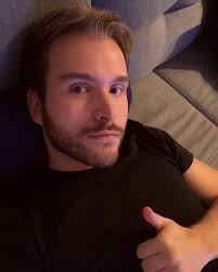 Denis 'denis' Howell