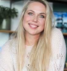 Anna Ingram's Instagram, Twitter & Facebook