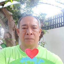 Christopher Elks's Instagram, Twitter & Facebook