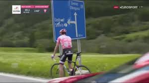 Tom dumoulin set to take on tour of flanders. Giro D Italia 2017 Tom Dumoulin Has To Stop For Toilet Break Hd Youtube