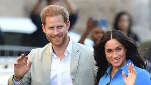 A british paper has ripped into the sussexes on its front page, criticising harry and meghan for their controversial baby name. Schwanger Herzogin Meghan Prinz Harry Erwarten Baby Nummer 2