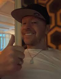 Donnie wahlberg (@Donniewahl17122)