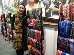 Model atas bawah dari kain tenun : Motif Tenun Ntt Akan Segera Di Paten Kan Lifestyle Bisnis Com