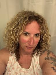 I began my bariatric surgery journey in February, after months of careful  consideration. I chose Dr. Nowzaradan because of his reputation and  experience. While I didn't expect any kind of special treatment