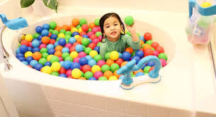 If your baby hates baths, you are not alone! Tips For Conquering Toddler Tub Time Tantrums