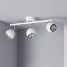 Famlights | deckenstrahler ferdinand in schwarz und gold gu10 schwenkbar. Lampen Mit Drei Strahlern Sind Eine Ideale Losung Fur Kleine Raume Ledkia