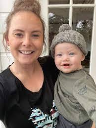 Elizabeth Linger's Instagram, Twitter & Facebook