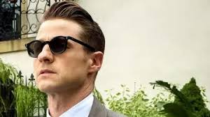 The marcel white, James Gordon (Ben McKenzie) in Gotham S03E02