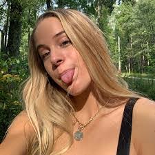 June Boughton's Instagram, Twitter & Facebook