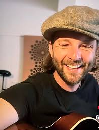 Listen to Keith Harkin's cover of Somebody I Used to Know