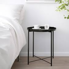 Gladom Tabletttisch Schwarz Ikea Osterreich In 2020 Tray Table Black Side Table Ikea Side Table