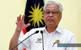 He had gone to lahad datu earlier today where he visited the esscom centre and was given a briefing. Bernama Pkpdb Dilaksana Di Lahad Datu Tawau Kunak Dan Semporna Mulai Tengah Malam Ini