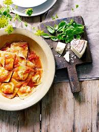 Inzwischen weitere 2 esslöffel öl erhitzen. Ravioli Selber Machen Ideen Rezepte Fur Teig Fullung Und Sosse