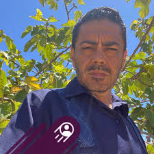 Selena! ❤️ The 90s brought Tejano aka Tex-Mex music to the forefront. There  was so many amazing artists like La Mafia, Emilio Navaira, Jay Perez, Mazz  but Selena Quintanilla stood out from