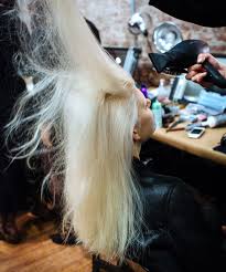 This is the important step on dyeing blonde hair light brown without bleach, apply the color to your hair. How To Bleach Hair At Home For Blonde Look No Damage