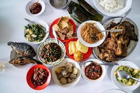Ada juga sayur asem khas sunda atau soto bandung, rasanya enak dan makan disini . 11 Rumah Makan Sunda Di Bandung Rekomended Enak Banget