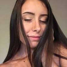 Sarah Glisson's Instagram, Twitter & Facebook